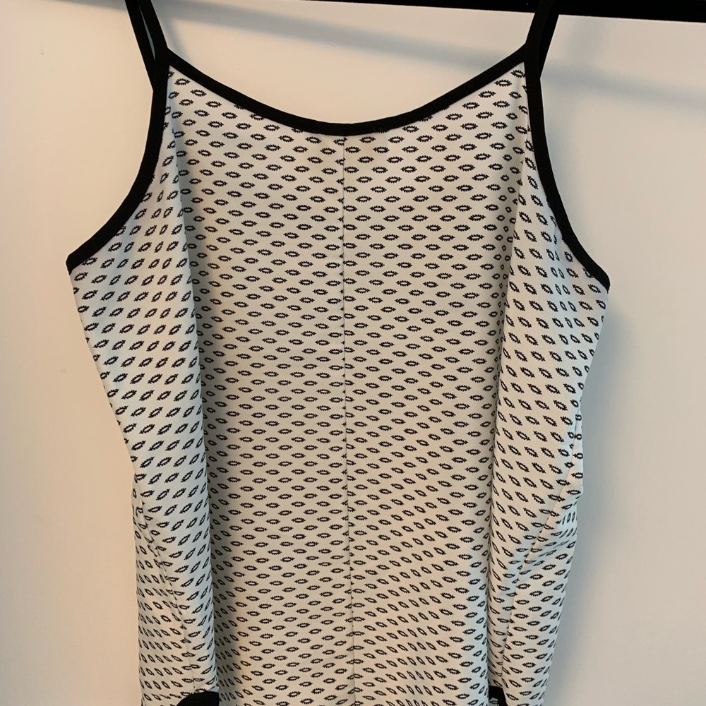 Patterned Strappy Top - Picture 3 of 3
